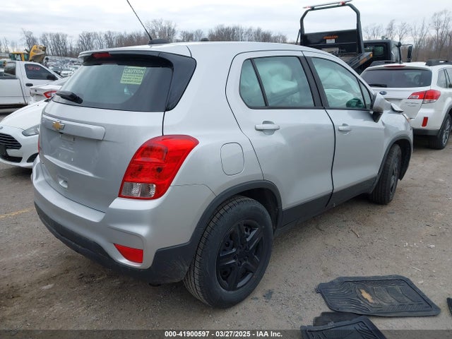 KL7CJKSB4HB183582 Chevrolet TRAX LS