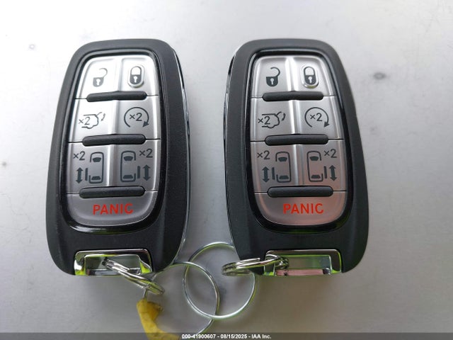 Chrysler Pacifica 2025 2C4RC1S75SR502350 Image 11