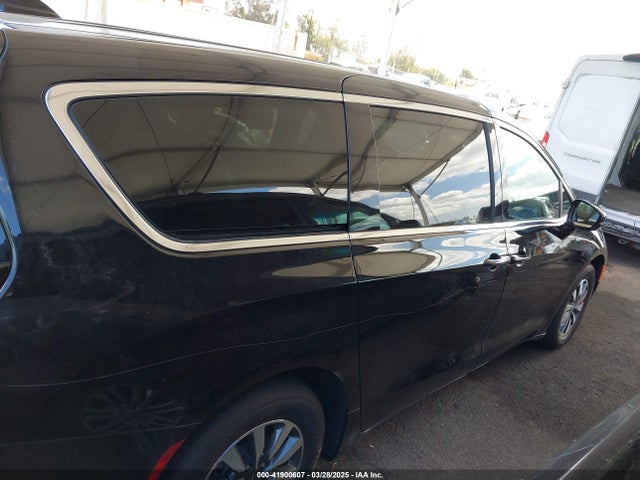 Chrysler Pacifica 2025 2C4RC1S75SR502350 Image 13