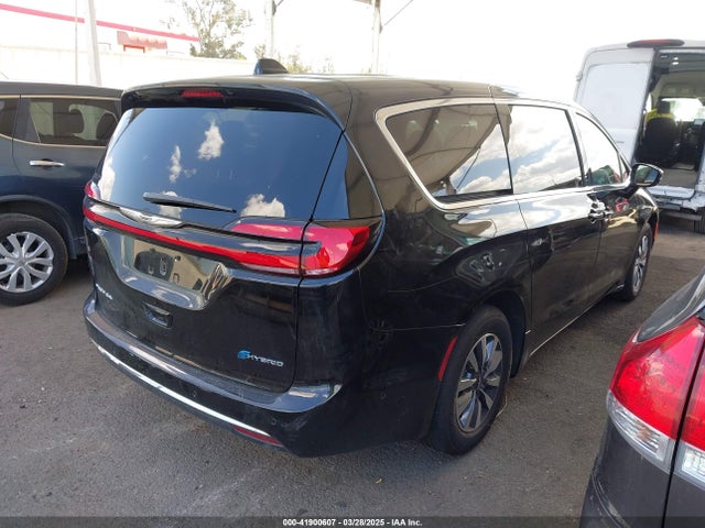 Chrysler Pacifica 2025 2C4RC1S75SR502350 Image 4