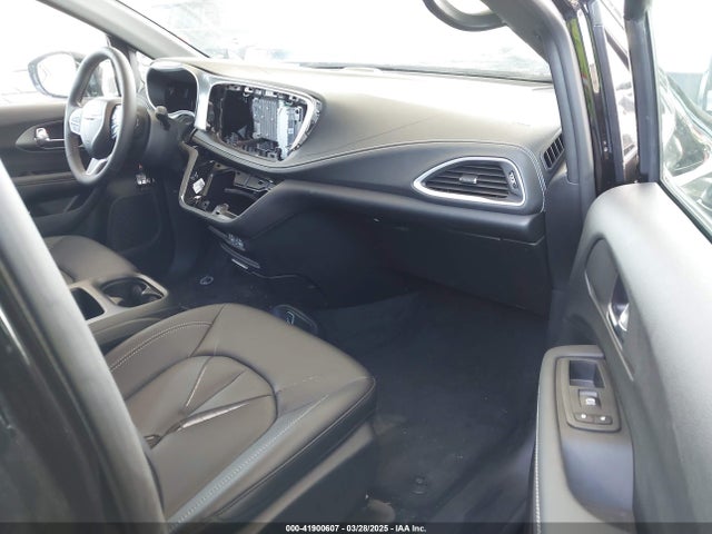 Chrysler Pacifica 2025 2C4RC1S75SR502350 Image 5
