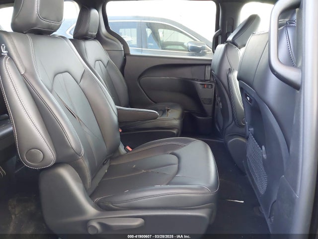 Chrysler Pacifica 2025 2C4RC1S75SR502350 Image 8