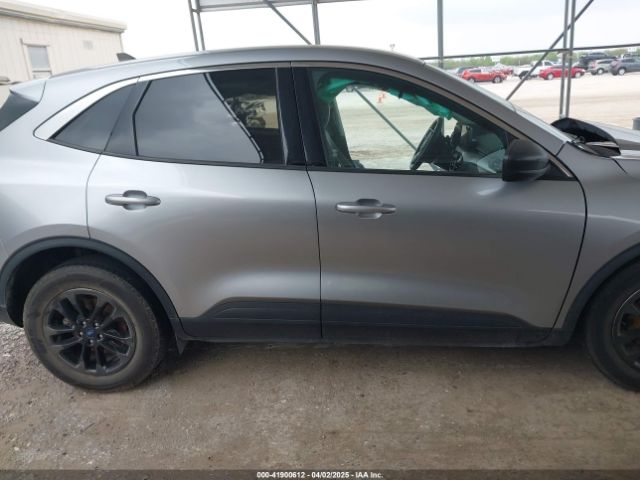 1FMCU0G62NUA25554 Ford ESCAPE SE