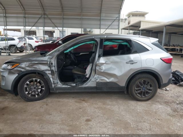 1FMCU0G62NUA25554 Ford ESCAPE SE