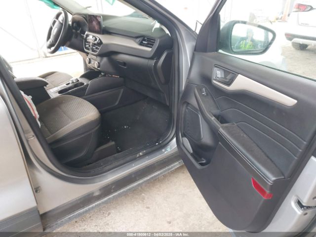 1FMCU0G62NUA25554 Ford ESCAPE SE