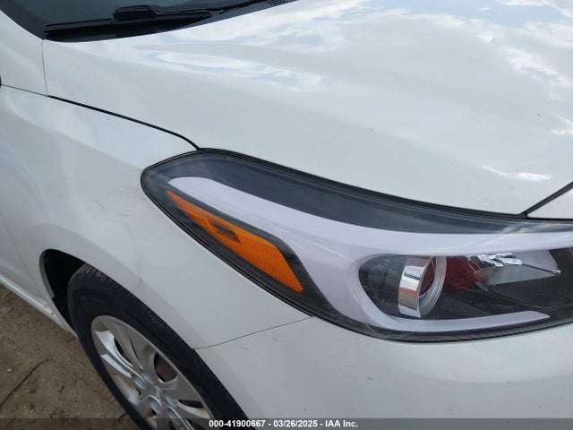 KNAFK5A85H5668040 KIA FORTE LX