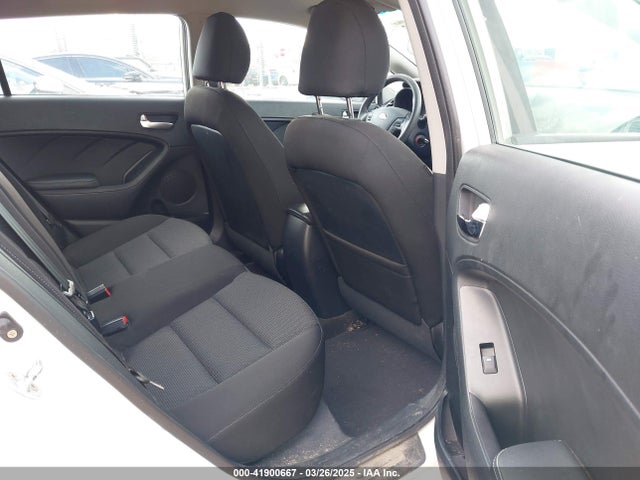 KNAFK5A85H5668040 KIA FORTE LX