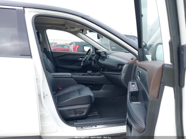 JN8AT3DCXMW104164 Nissan Rogue Platinum Fwd