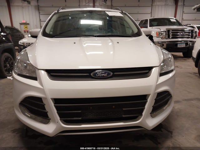 1FMCU9GX7FUC42905 Ford ESCAPE SE