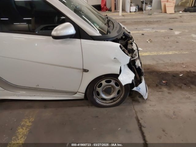 WMEEJ3BA1FK805997 Smart Fortwo Passion/pure
