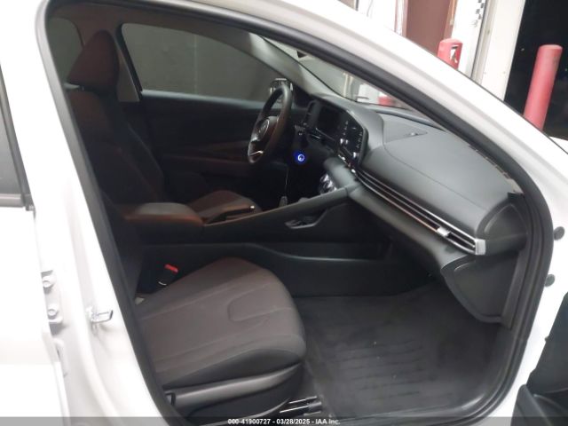 KMHLL4DG5SU913590 Hyundai ELANTRA SE