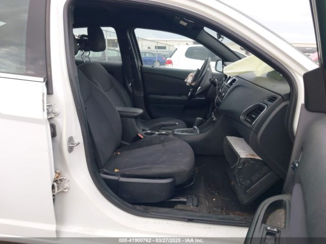 2013 CHRYSLER 200 1C3CCBBG6DN531839 Photo 4