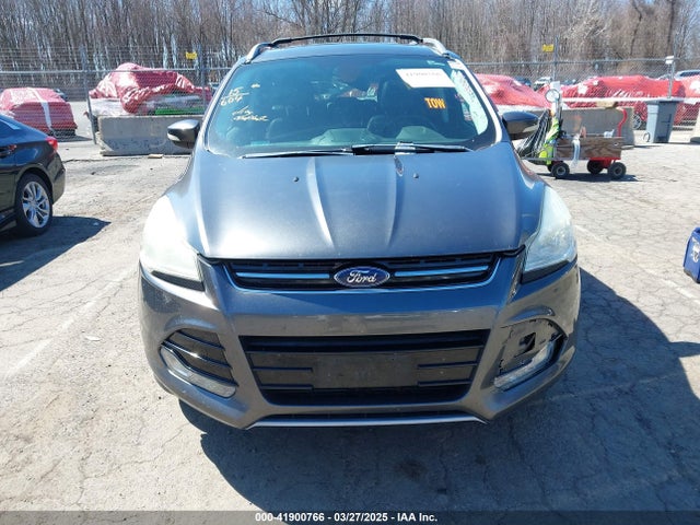1FMCU9J97FUB15145 Ford Escape Titanium
