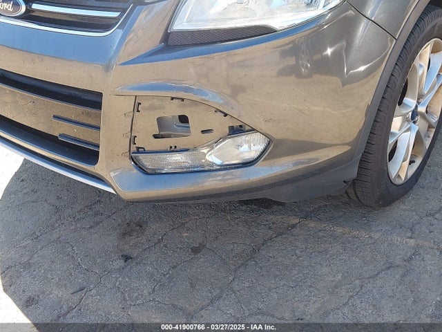 1FMCU9J97FUB15145 Ford Escape Titanium