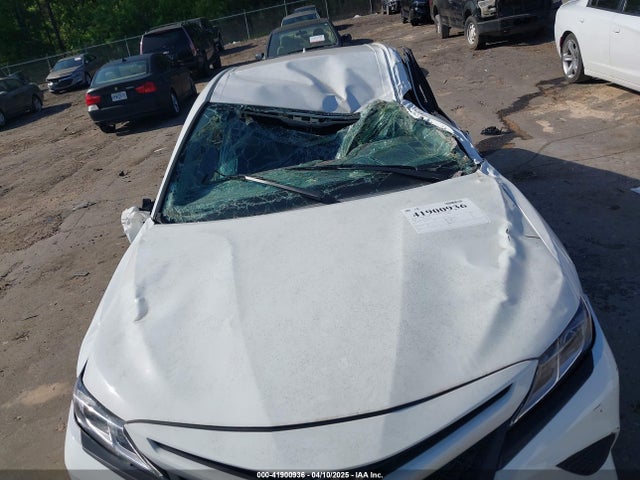 4T1B11HK1JU061218 Toyota CAMRY SE