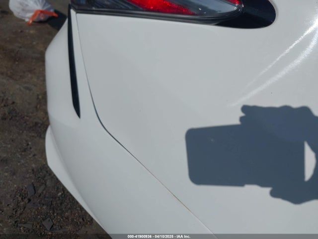 4T1B11HK1JU061218 Toyota CAMRY SE