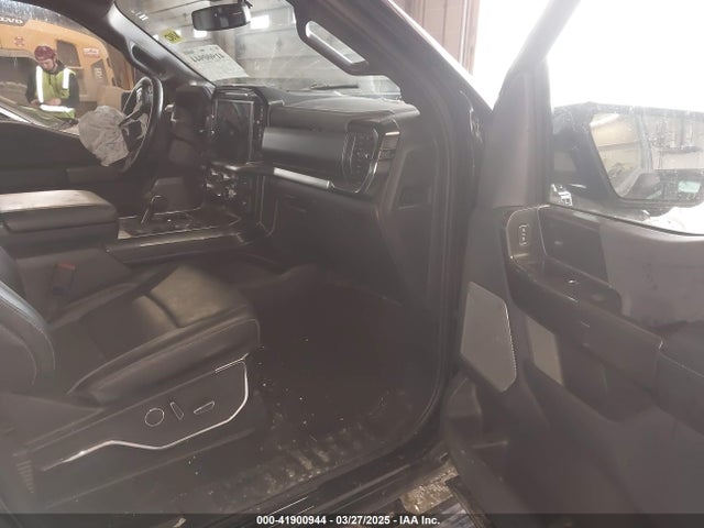 1FTFW1ED8NFC17357 Ford F-150 Lariat