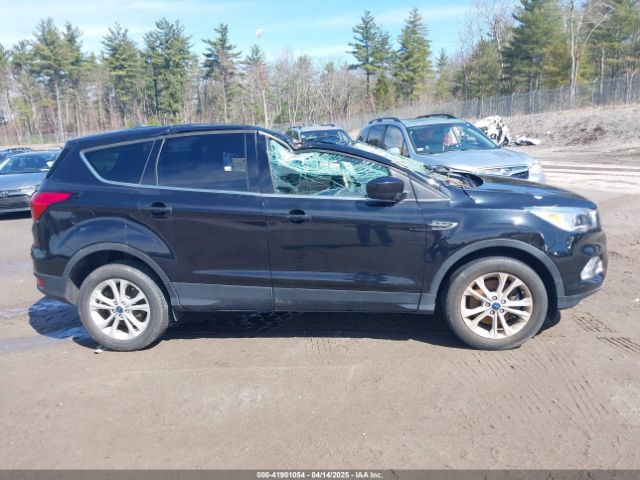 1FMCU9GD9KUA66049 Ford ESCAPE SE