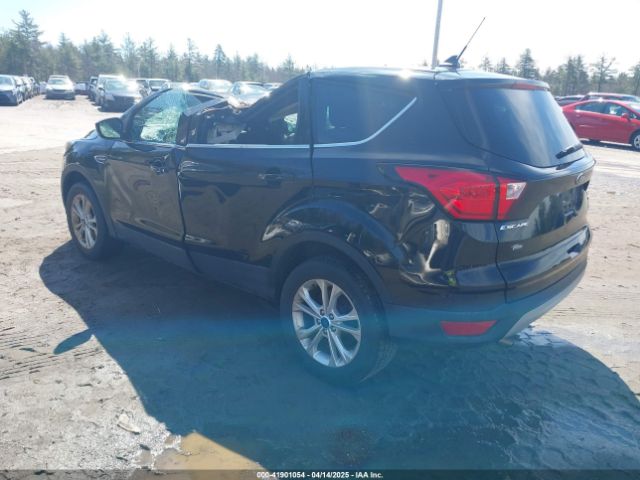 1FMCU9GD9KUA66049 Ford ESCAPE SE