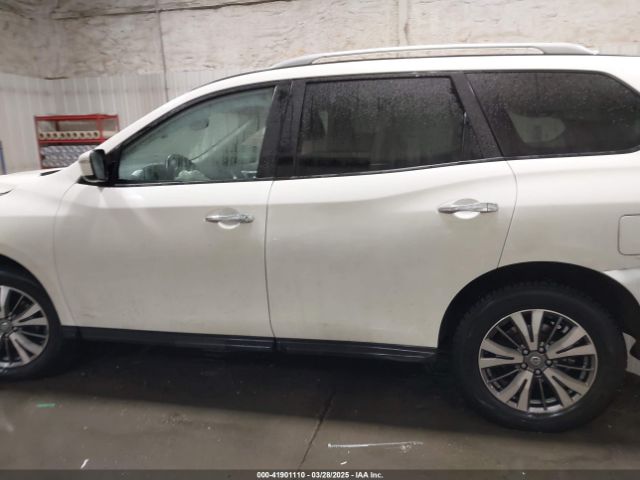 5N1DR2MM0KC601065 Nissan Pathfinder Sv