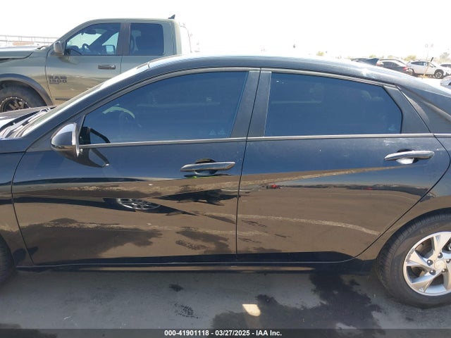 5NPLL4AG2MH027829 Hyundai ELANTRA SE