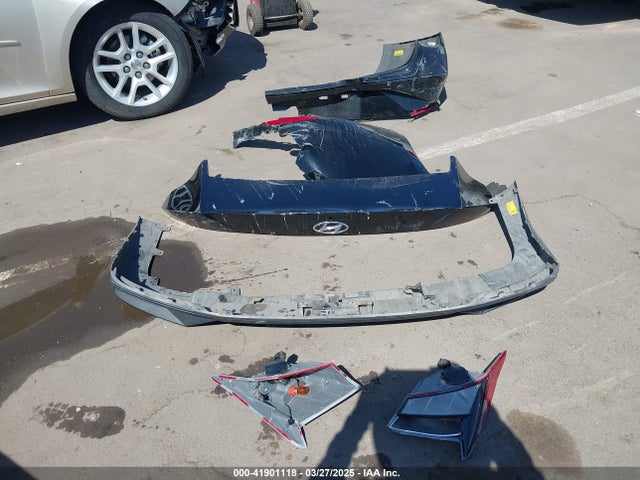 5NPLL4AG2MH027829 Hyundai ELANTRA SE