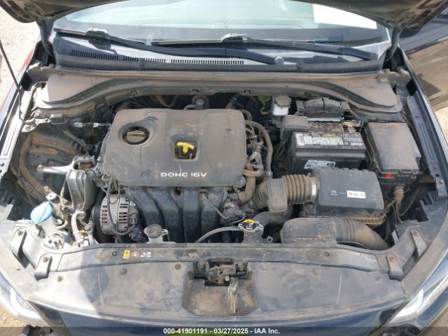 5NPD84LF8JH261477 Hyundai ELANTRA SEL
