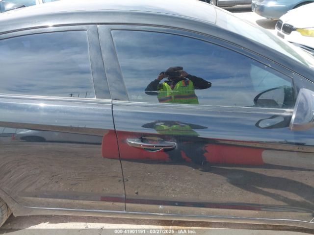 5NPD84LF8JH261477 Hyundai ELANTRA SEL