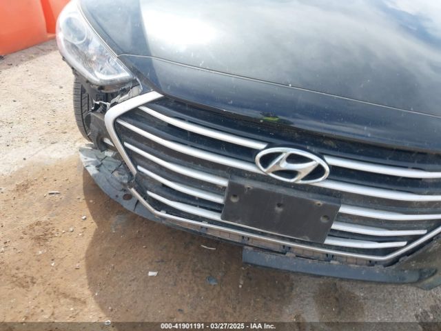 5NPD84LF8JH261477 Hyundai ELANTRA SEL
