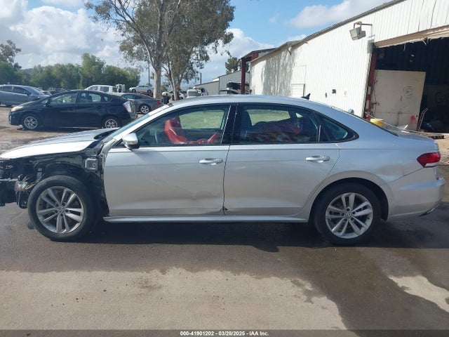 1VWAA7A32LC025386 Volkswagen Passat 2.0t S