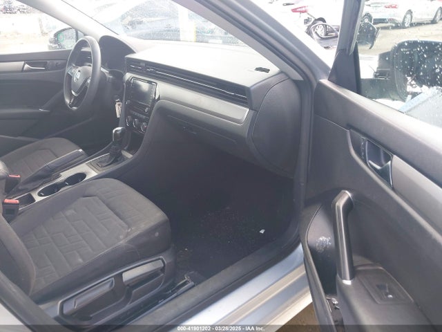 1VWAA7A32LC025386 Volkswagen Passat 2.0t S