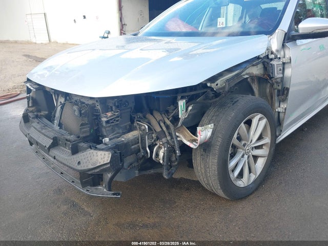 1VWAA7A32LC025386 Volkswagen Passat 2.0t S