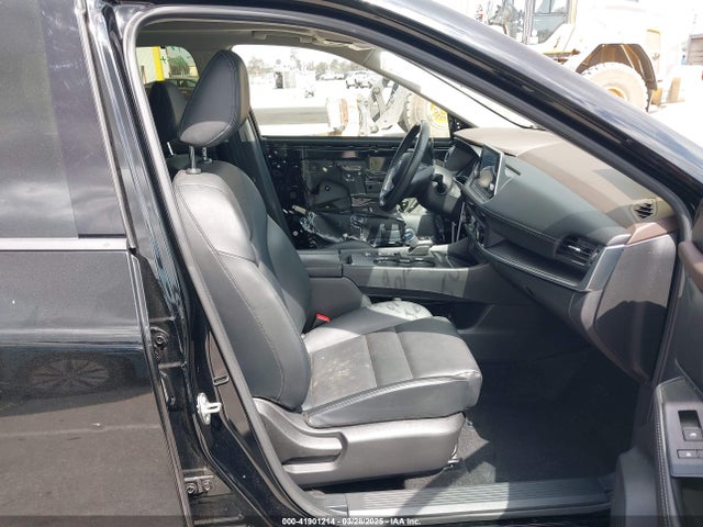JN8BT3BA1PW004397 Nissan Rogue Sv Fwd