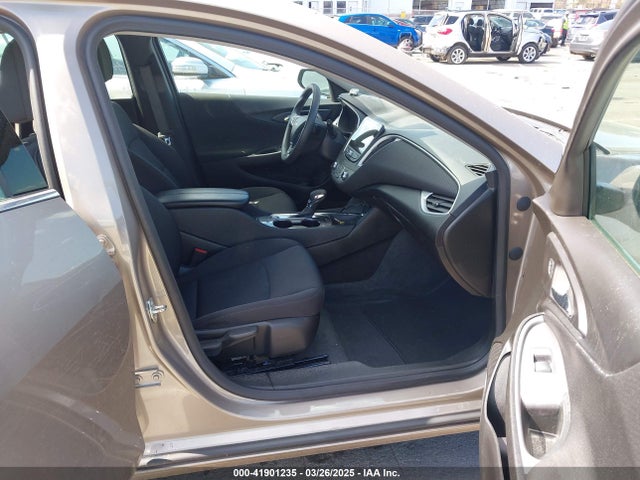 1G1ZD5ST3PF242622 Chevrolet Malibu Fwd 1lt