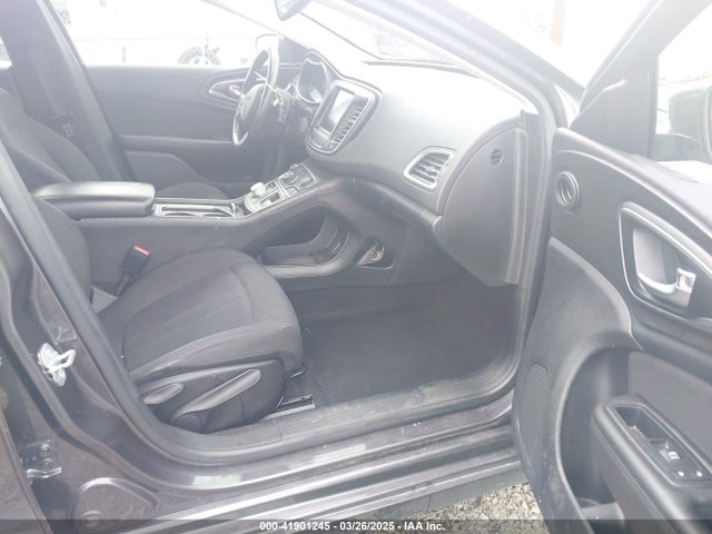 1C3CCCABXGN107192 Chrysler 200 Limited