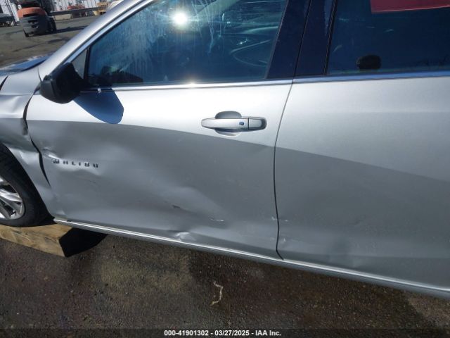 1G1ZD5STXKF134930 Chevrolet MALIBU LT