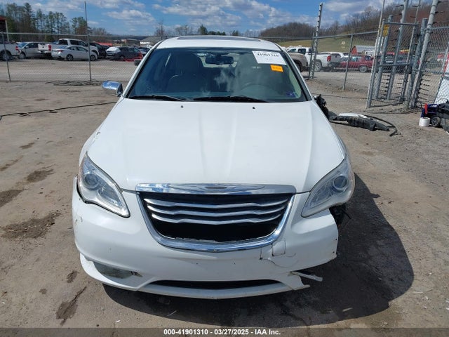 Chrysler 200 Limited 2014 1C3CCBCGXEN152570 Image 13