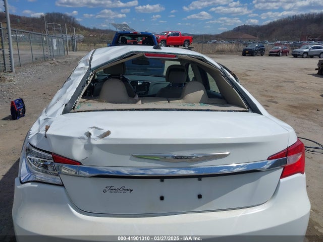 Chrysler 200 Limited 2014 1C3CCBCGXEN152570 Image 18