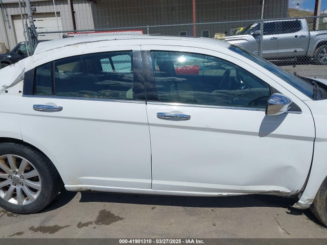 Chrysler 200 Limited 2014 1C3CCBCGXEN152570 Image 19