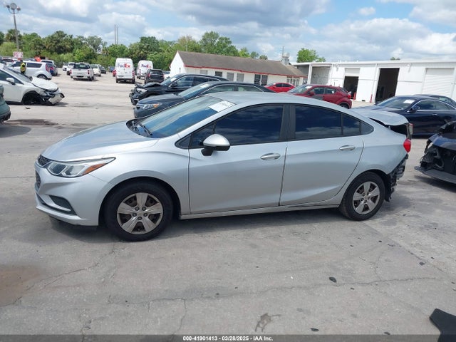 Chevrolet Cruze Ls Auto 2017 1G1BC5SM2H7253345 Image 15