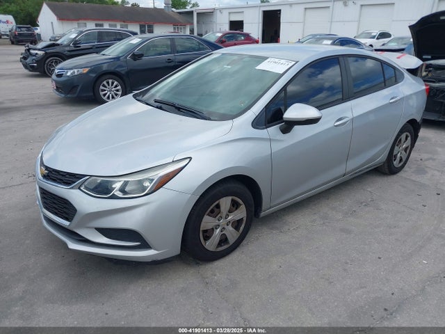 Chevrolet Cruze Ls Auto 2017 1G1BC5SM2H7253345 Image 2
