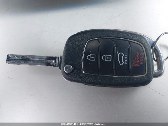 KM8J33A44GU176739 Hyundai TUCSON SE