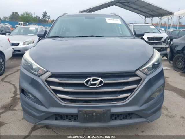 KM8J33A44GU176739 Hyundai TUCSON SE