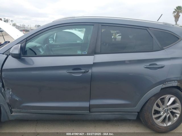 KM8J33A44GU176739 Hyundai TUCSON SE