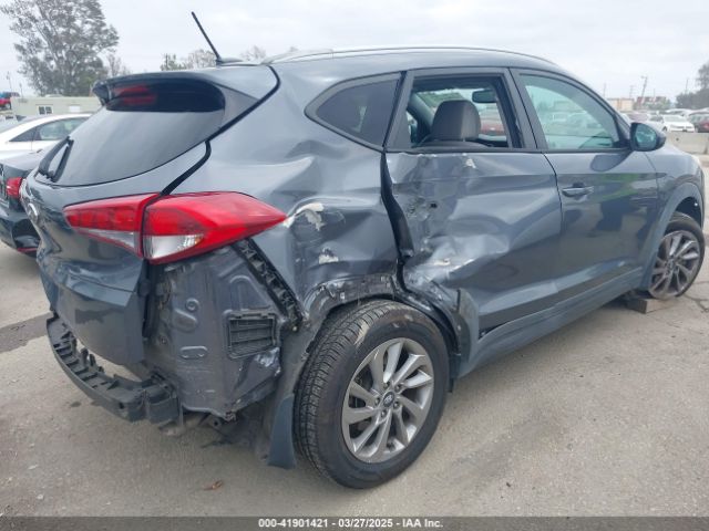 KM8J33A44GU176739 Hyundai TUCSON SE