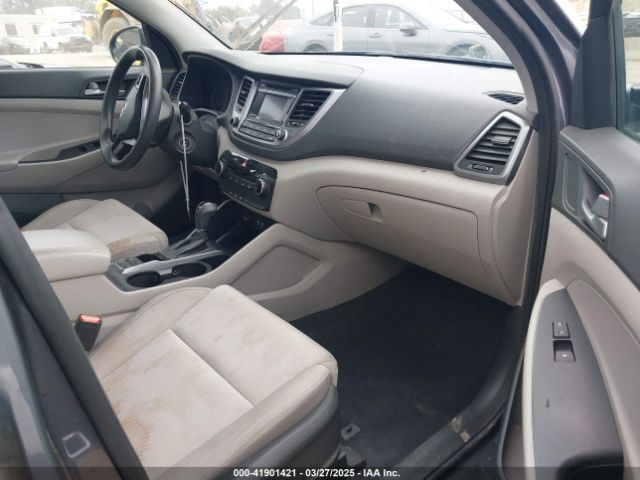KM8J33A44GU176739 Hyundai TUCSON SE