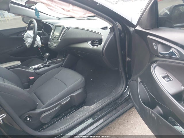 1G1ZE5STXHF105871 Chevrolet MALIBU 1LT