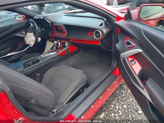 1G1FB3DS1H0131623 Chevrolet Camaro 1lt