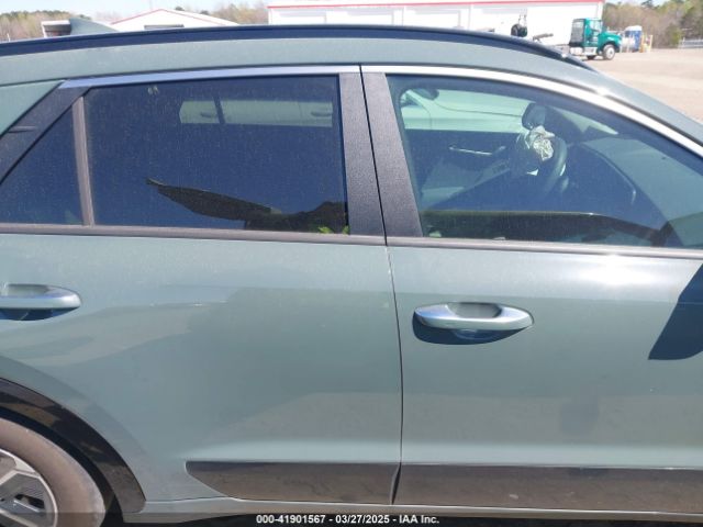 KNDCT3LE4P5110608 KIA NIRO SX
