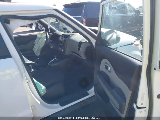 KNDJN2A29F7142929 KIA Soul